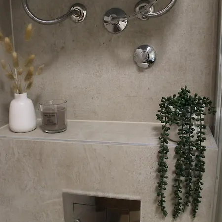 Red Wine Lägenhet *