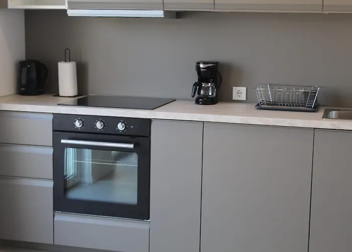 Apartment Red Wine *